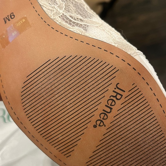 J Renee, Faleece Pump - Silver Gray - Picture 6 of 6